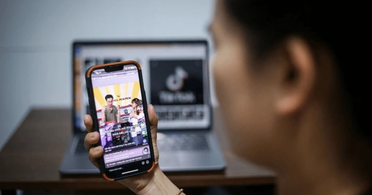 Khi bạn livestream, người xem có thể gửi tặng các “quà ảo”